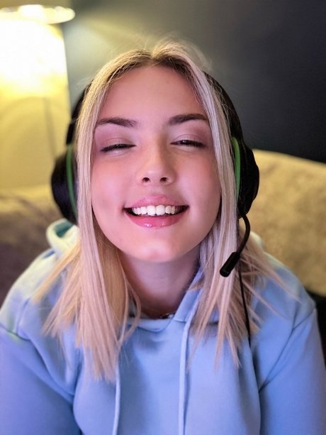 BRITISH BRANDI RAEE_ sex onlyfans