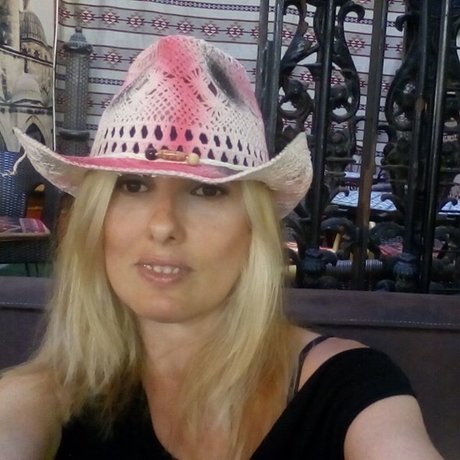 Abril Sant onlyfans nudes