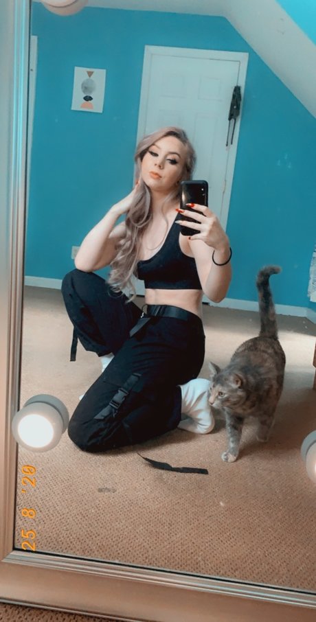 Alice Nicole nude onlyfans leaks