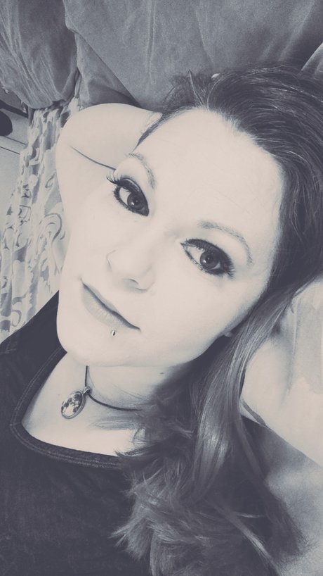 Alice Umbra onlyfans nude tits