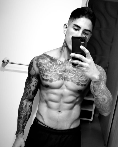 Adan Reilly onlyfans nude