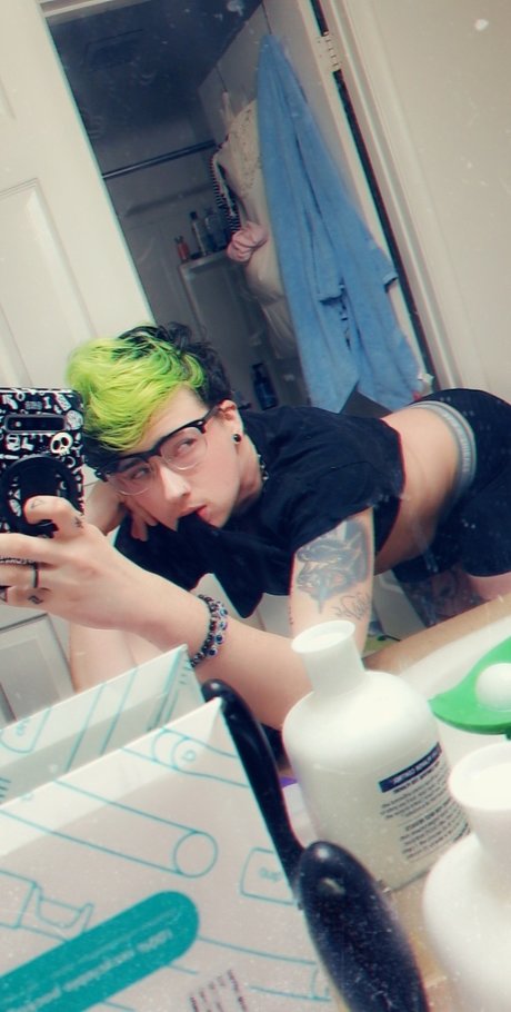 Ollie Alchemy onlyfans post