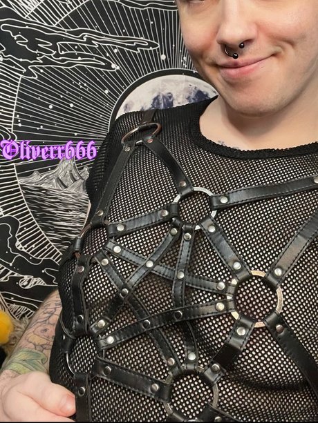 Oliverr FREE onlyfans boobs