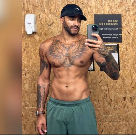 Rael Oliveira naked onlyfans leak