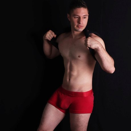 Pablo Alvarez onlyfans strip tease