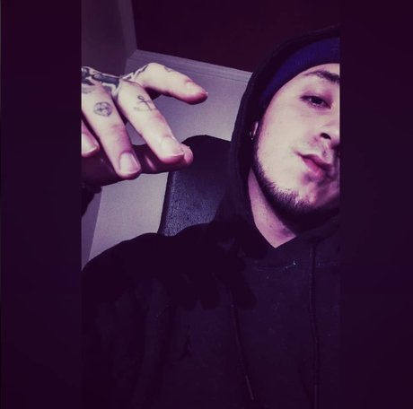 Hans Tamola leak onlyfans