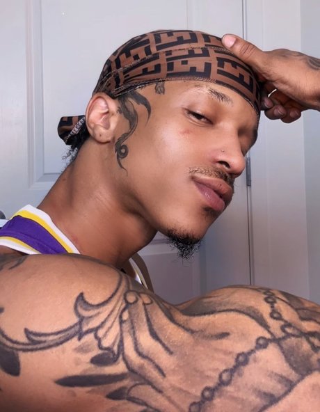 Papi nikel naked on onlyfans