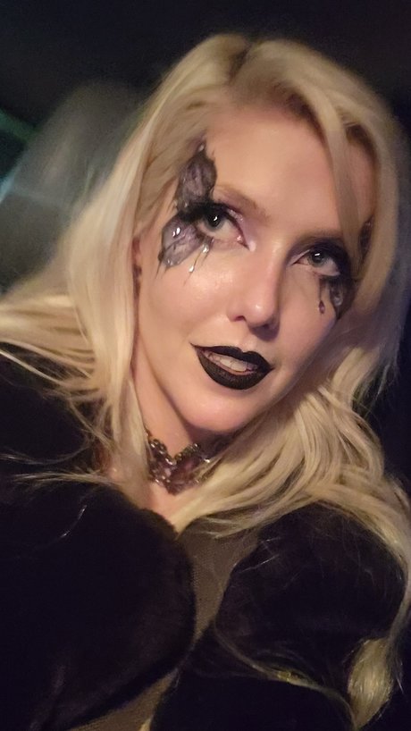 April Airborne onlyfans naked pics