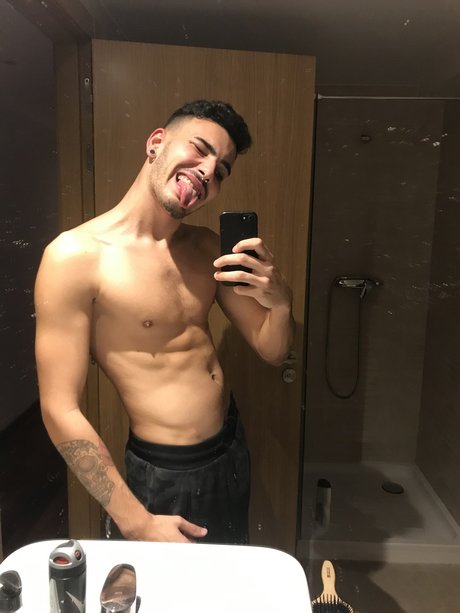 Albertocomas onlyfans page