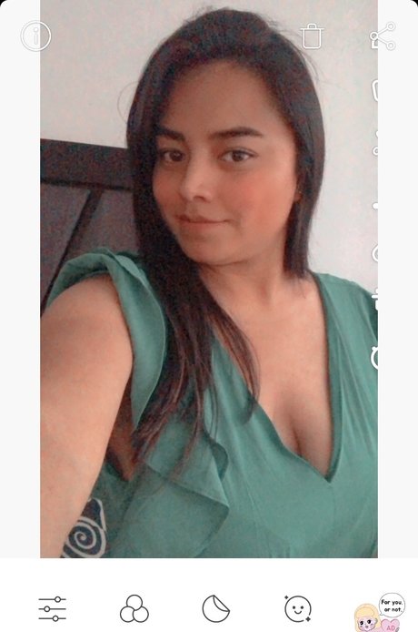 ALBA ANGUIANO onlyfans free