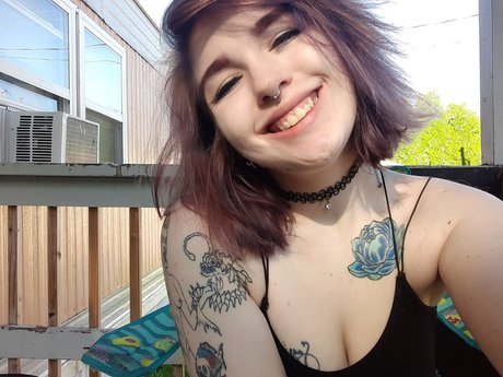 Alaura Mae nude onlyfans