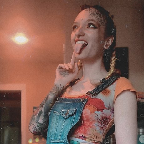 Perii Heliion onlyfans leaked photos