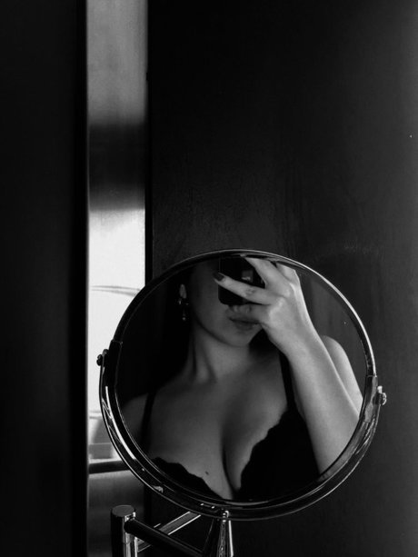 Paula Samantha nude leaks onlyfans