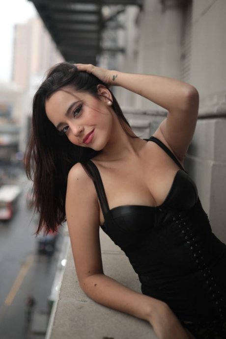 Paula Serrano onlyfans leak ass