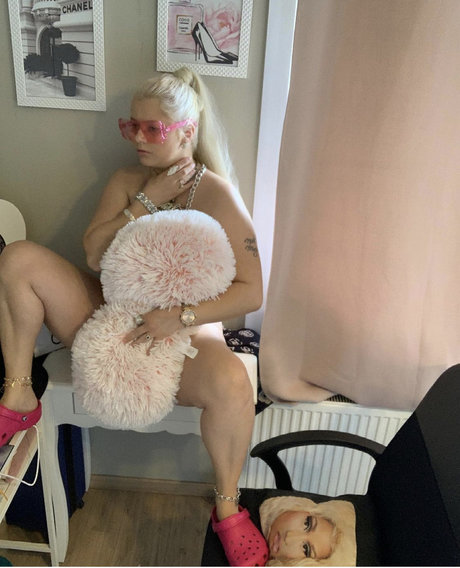 Makeupbycindy8 onlyfans public photos