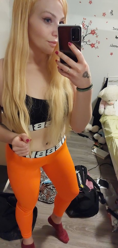 Alya L_ onlyfans photos