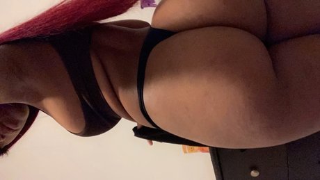 PetiteNina onlyfans star