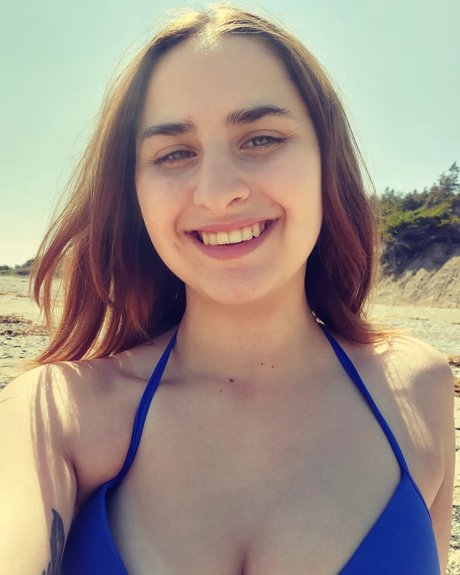 Petite Demon onlyfans leaj