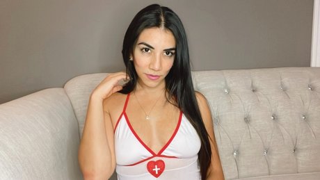 Zara Valli onlyfans striptease