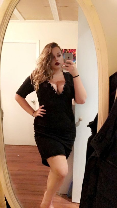 Dahlia Venin nude porn onlyfans