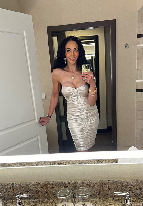 Dawn Alexis nude only fans