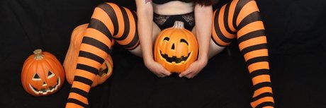 Cherry Charming onlyfans nude pics