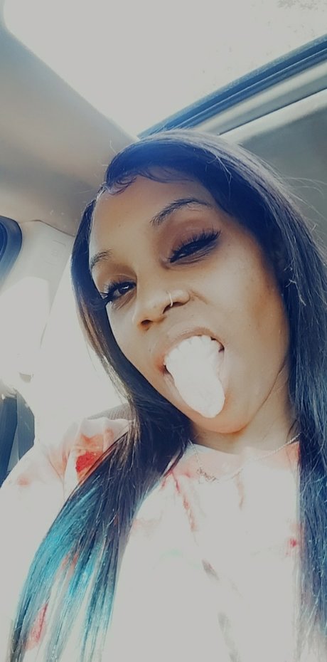 Pretty Girl Chas onlyfans pics