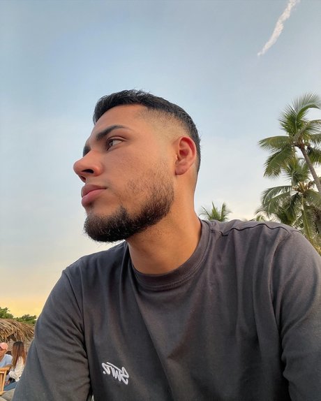 Alonzo Hamir VIP topless onlyfans