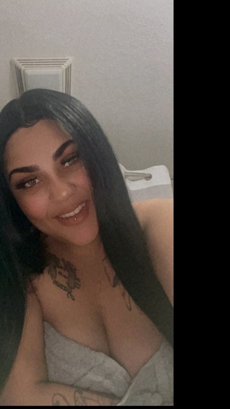 ConstanceKoira onlyfans fotos