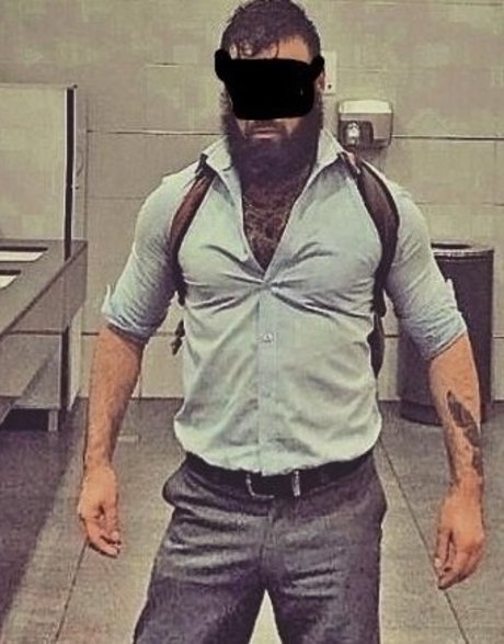 Latino peludo desnuda onlyfans