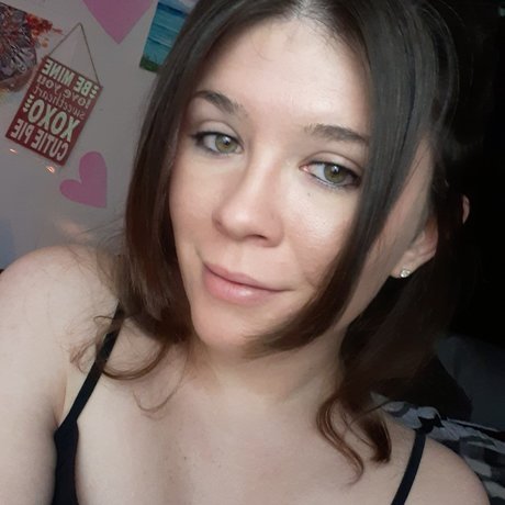 Posha Madalen onlyfans pics