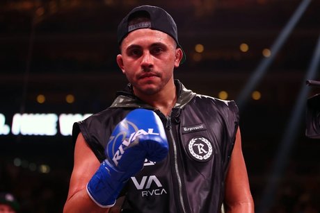 Chris Avila onlyfans model photo