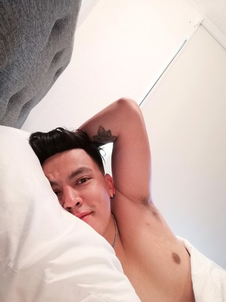 Ponchirristrisimo onlyfans model photo