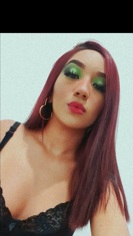 Poliana Santiago onlyfans model