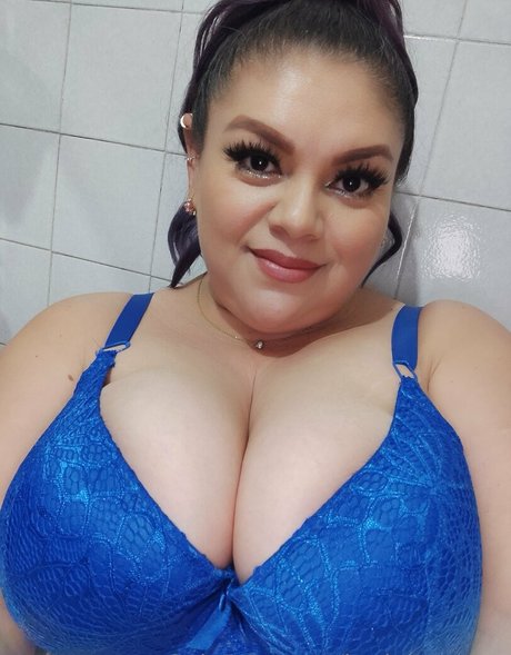 hotjuicycurvy leaked onlyfans pictures