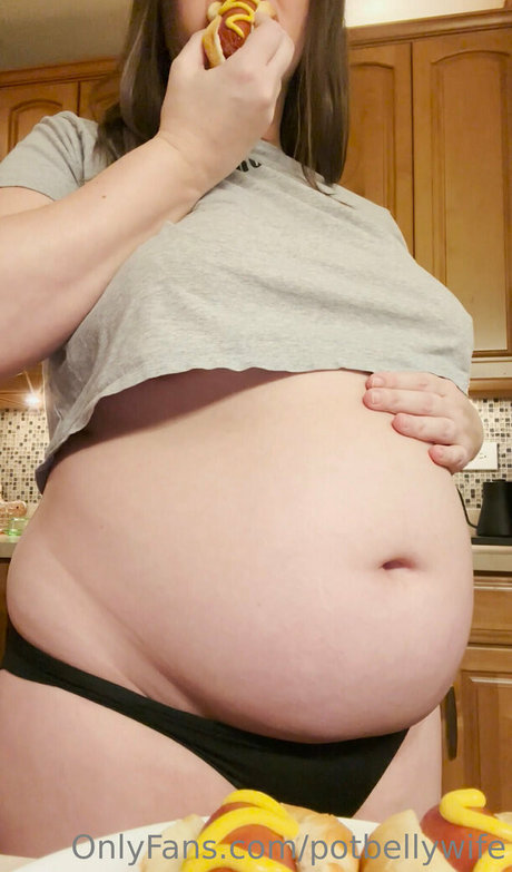 potbellywife only fans pictures