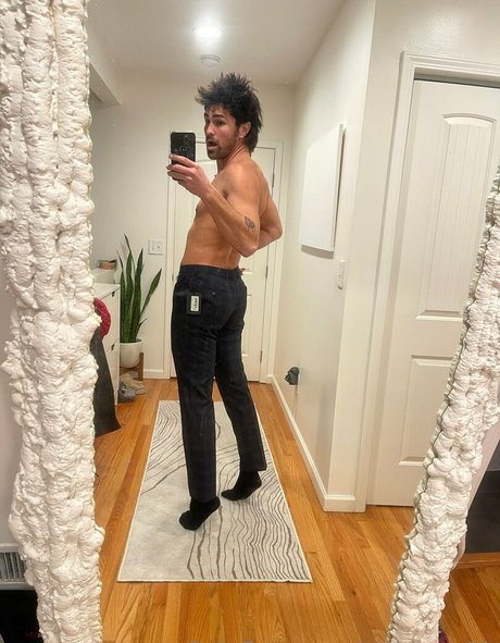 toddysmith onlyfans strip tease