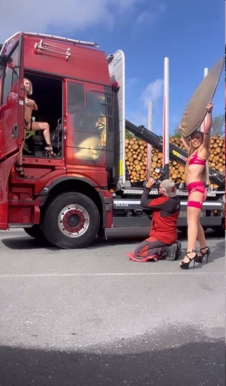 Linda Krieger Mock naked onlyfans leaks