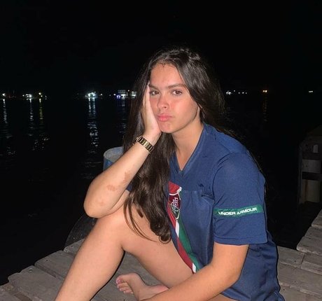 Izabelly Linhares onlyfans images