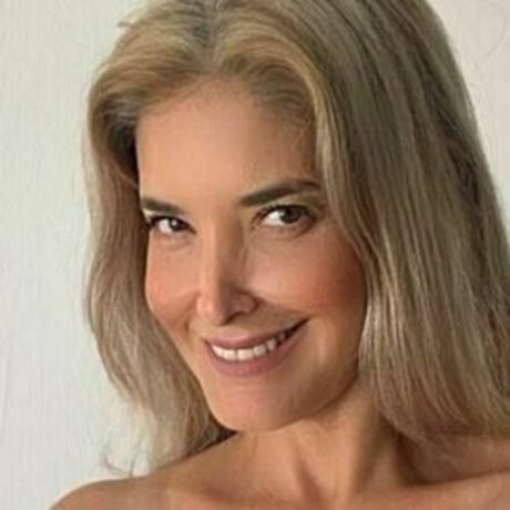 riquenesof onlyfans striptease