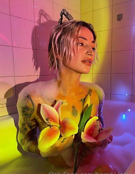 roni paradise onlyfans free