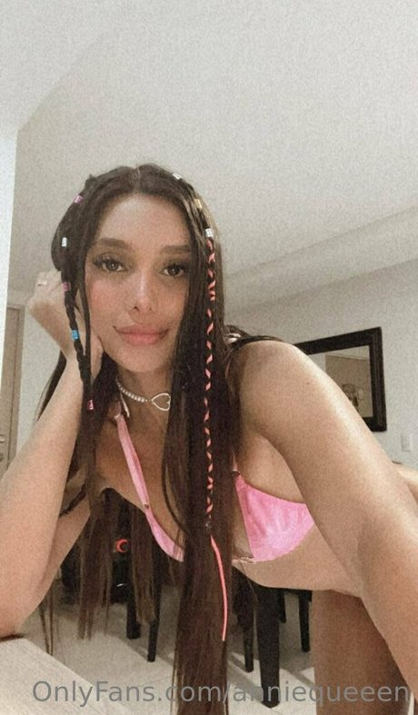 anniequeeen onlyfans naked