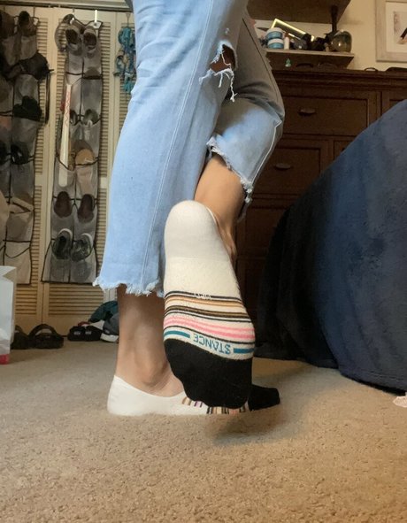 thebarefootcutie onlyfans