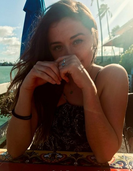 lolahale xo onlyfans leaked tits