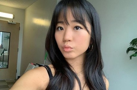 Evelyn Ha onlyfans post