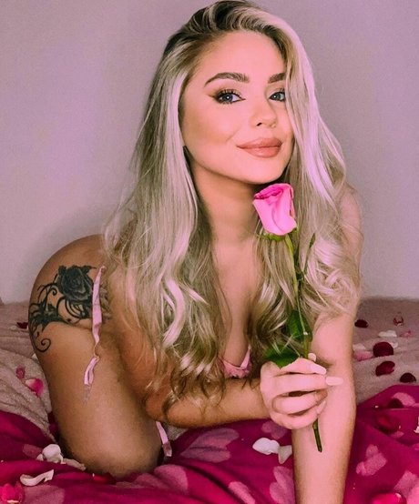 Claire Maclachlan onlyfans leaked photos