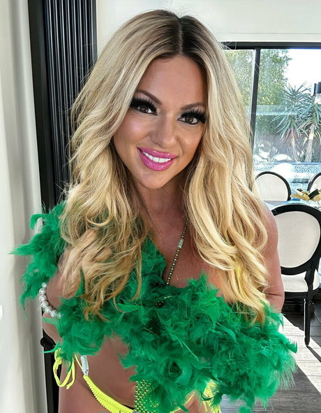 free bbw onlyfans hot naked depiction