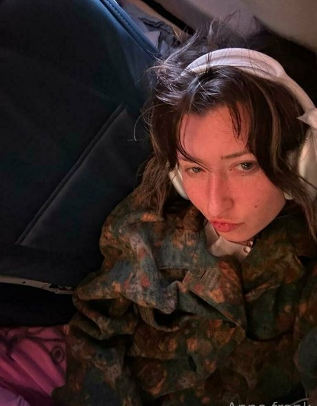 lil ann3frank onlyfans topless