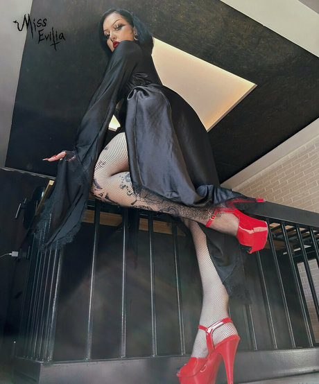 misseviliafree onlyfans pic