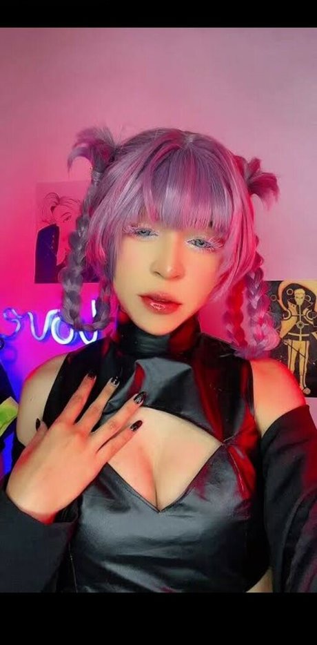 Naty Sukha onlyfans strip tease